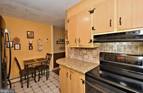 613 Chestnut St, Limerick PA 19468-2115 exterior