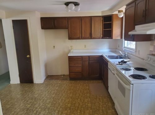 18 Mountain View Dr, Torrington CT 06791-1120 exterior