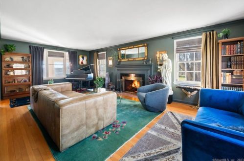 616 Poquonock Ave, Windsor CT  06095-2204 exterior