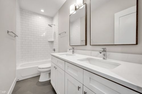 3025 Spaulding Ave, Chicago IL 60618-6808 exterior