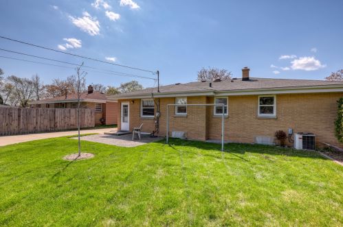 3766 88th St, Milwaukee WI  53222-2705 exterior