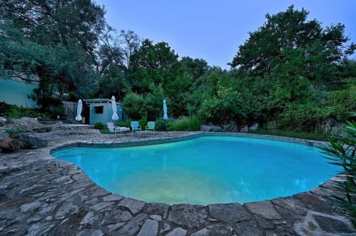 805 Frst Vw Dr, Austin TX 78746-4519 exterior