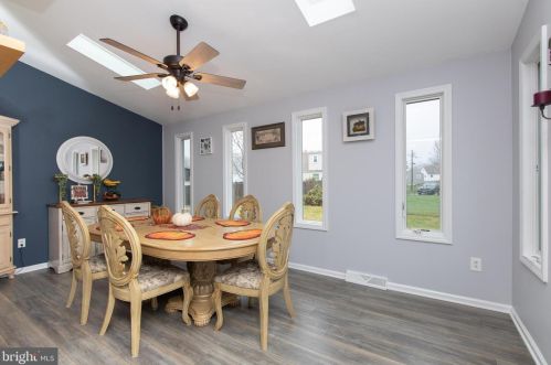 18 Trinity Ln, Blenheim NJ exterior