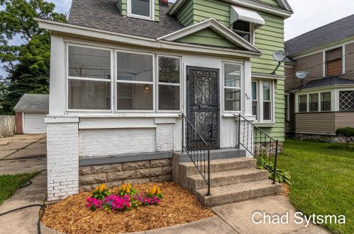 961 Bates St, Grand Rapids, MI 49506-2668