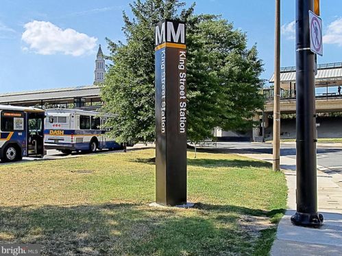 1302 Commonwealth Ave, Alexandria VA 22301-2021 exterior