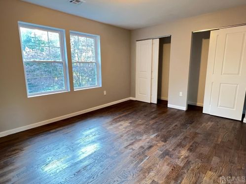 54 Howard Ave, Edison NJ  08837-3432 exterior