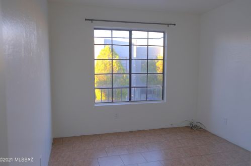 1515 Bryant Ave, Tucson AZ 85706-2917 exterior