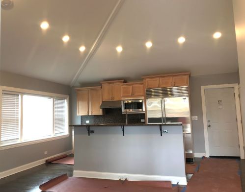 8855 Cornell Ave, Chicago, IL 60617-2802