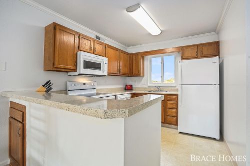 3280 Devonwood Dr, Grand Rapids MI exterior