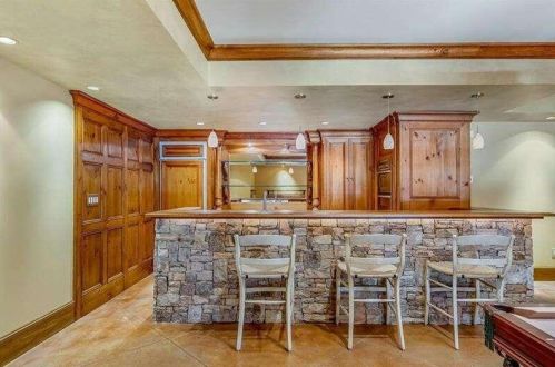 700 Brookwoods Trce, Atlanta GA 30342-2473 exterior