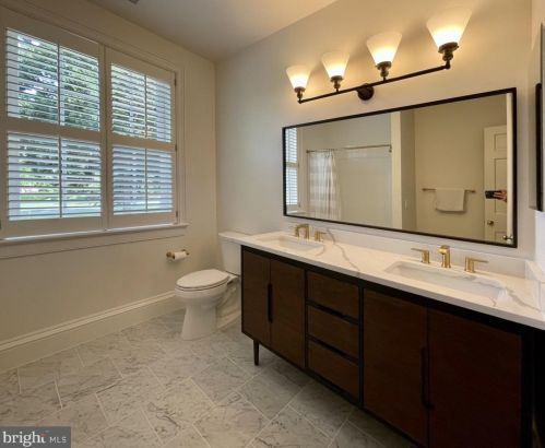 9000 Congressional Pkwy, Rockville MD  20854-4610 exterior