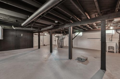 4235 92nd St, Milwaukee WI  53228-2133 exterior