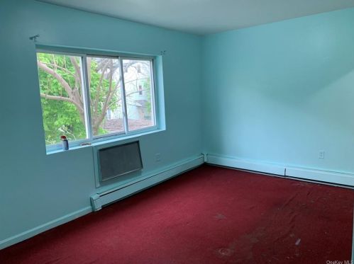 730 218th St, Bronx NY 10467-5881 exterior