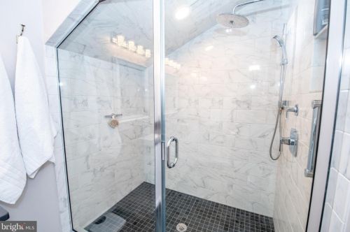 607 Sayre Dr, Princeton NJ 08540-5859 exterior