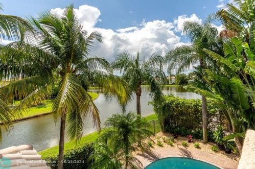 17894 Monte Vis Dr, Boca Raton FL 33496-1057 exterior
