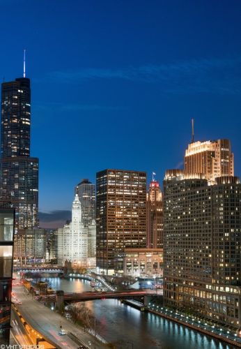 420 Waterside Dr, Chicago IL  60601-4700 exterior