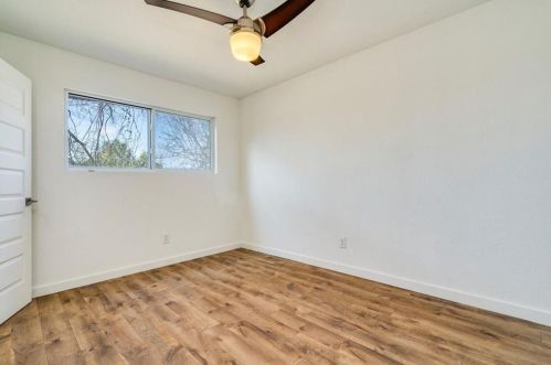 5315 Downs Dr, Austin TX 78721-2205 exterior