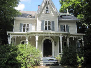 11 Overlook Rd, Poughkeepsie, NY 12603-2007