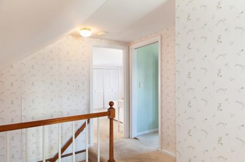 65 Phelps Rd, Middletown RI 02842-5448 exterior