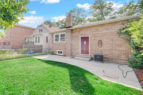 11151 Drake Ave, Chicago IL  60655-3512 exterior