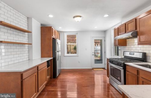 114 Diamond St, Philadelphia PA  19122-1720 exterior