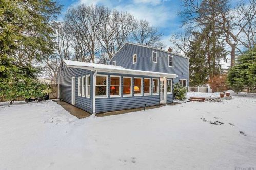 89 Luyster St, Huntington Station NY 11746-4422 exterior