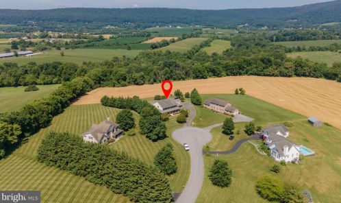 6626 Stableview Ct, Jefferson MD 21755-9615 exterior