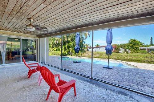 1083 25 Ave, Boynton Beach FL 33435-6731 exterior