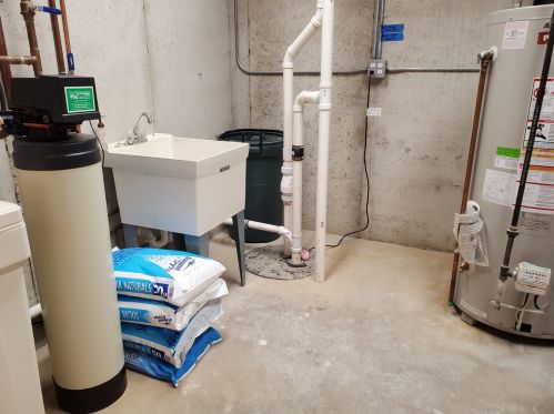 2203 Timberline Trl, Bull Valley IL 60098-8759 exterior