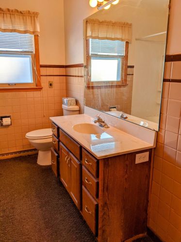 1417 21 St, Manitowoc WI 54220-2512 exterior