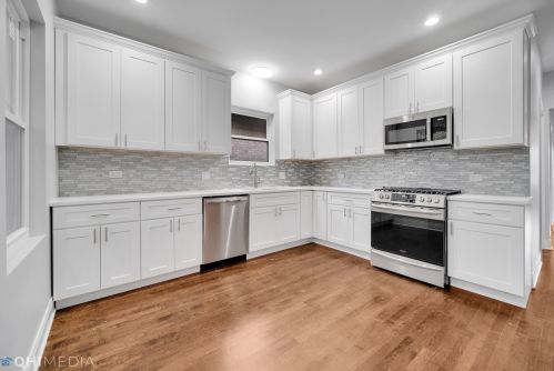 5724 Warwick Ave, Chicago IL 60641-3418 exterior