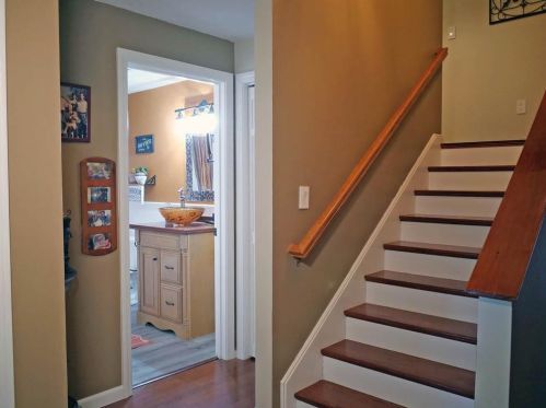 902 Brookhaven Ln, Woonsocket RI 02895-2771 exterior