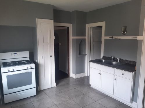 5452 39th St, Milwaukee, WI 53209-4612