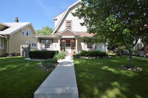 2157 67th Pl, Milwaukee WI 53219-1308 exterior