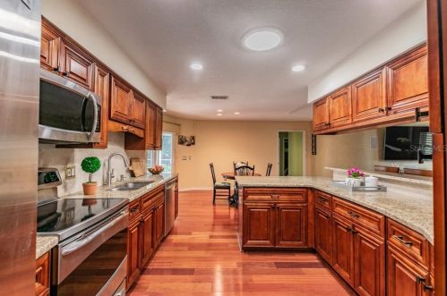 11506 Louvre Pl, Tampa FL 33617-2447 exterior