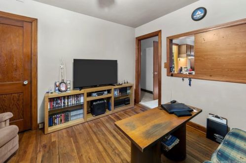 116 Derby Ave, Seymour CT 06483-3146 exterior