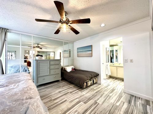 5670 Piping Rock Dr, Boynton Beach FL exterior