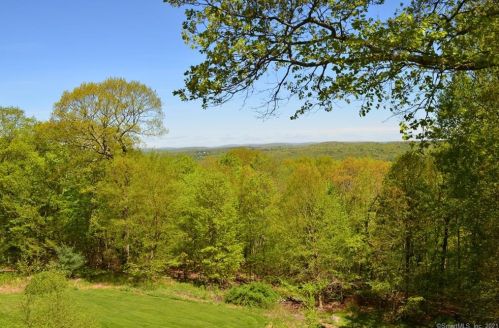 242 Barrack Hl Rd, Ridgefield CT 06877-3006 exterior