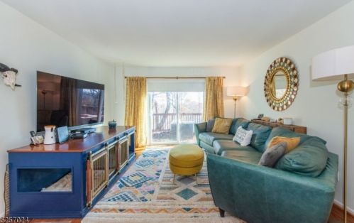 24 Freeman Ave, Parsippany NJ 07834-2419 exterior