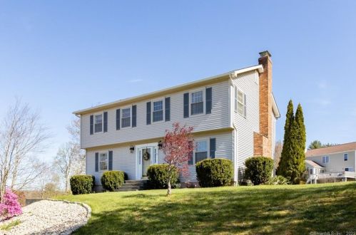 35 Red Oak Hl, Torrington CT 06790-8080 exterior