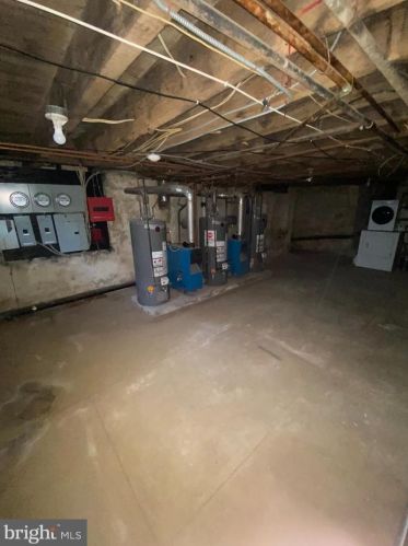 1239 2nd St, Philadelphia PA 19133-3303 exterior