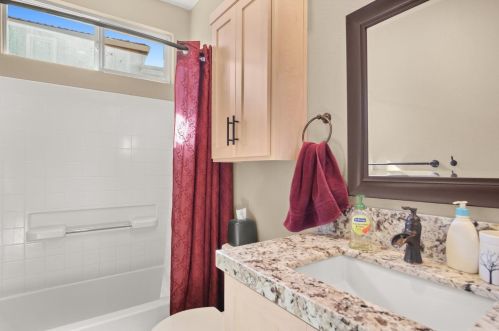 1272 Paseo Belleza, Turlock CA 95382-7396 exterior