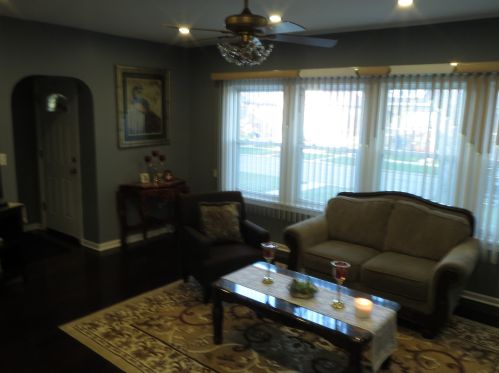 2032 10 Ave, Broadview IL 60153-1924 exterior