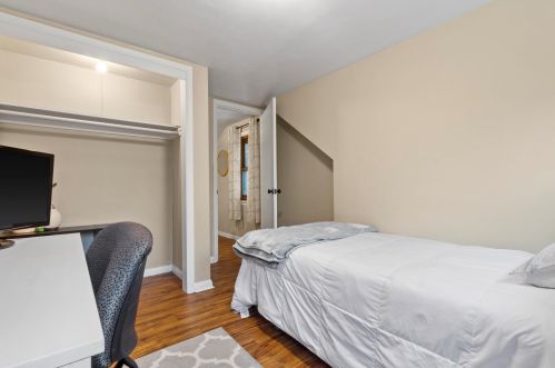 730 53rd St, Milwaukee WI  53208-3019 exterior