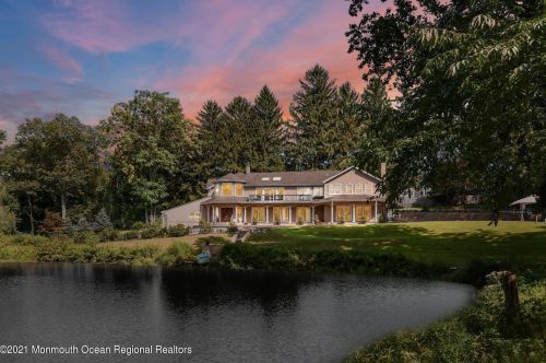 385 Broadway, East Freehold, NJ 07728-1414