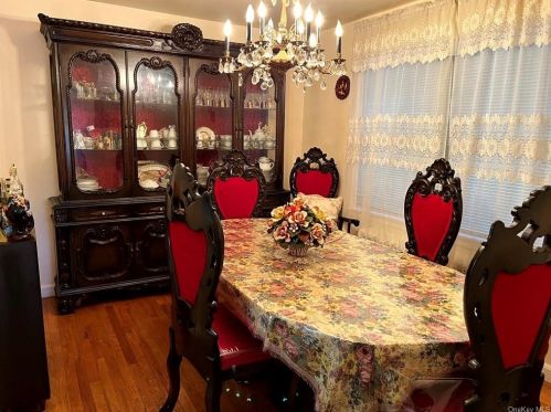 1020 Lydig Ave, Bronx NY 10462-2260 exterior