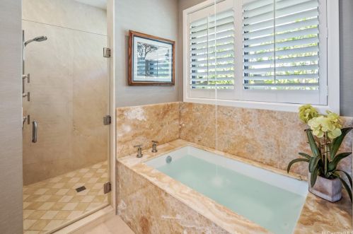 2984 Makalei Pl, Honolulu HI 96815-4743 exterior