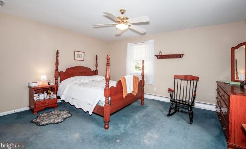 576 Kromer Ave, Berwyn PA 19312-1318 exterior