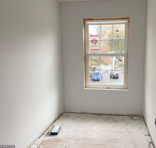 90 Kipling Ave, Springfield NJ  07081-3216 exterior