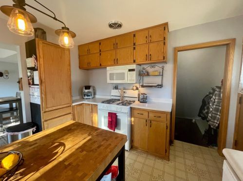 6579 Dodge Pl, Milwaukee WI  53220-1832 exterior